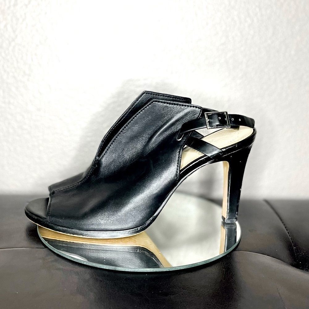 Vince Camuto Cutout Boot Heels Strap Heels Ankle Booties Buckle Size 7.5​​​ - Picture 3 of 12